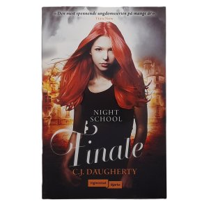 C. J. Daugherty - Night School Finale (Heftet)